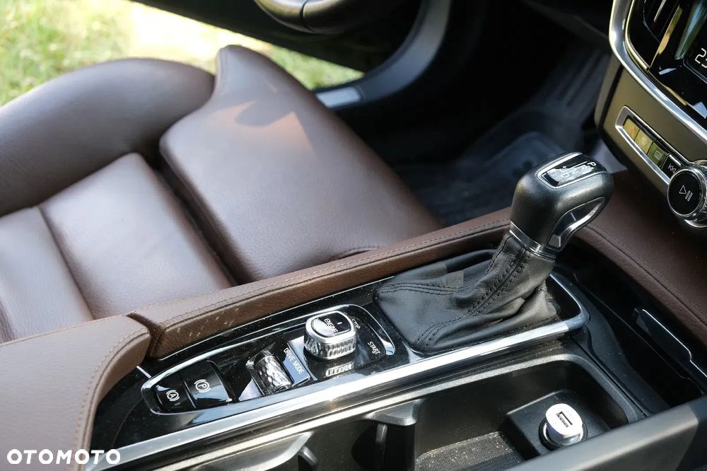 Volvo S90 D4 AWD Geartronic R Design - 10
