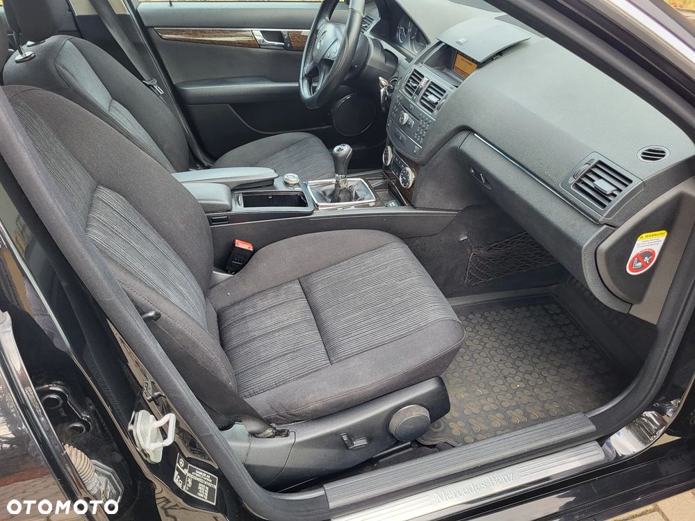 Mercedes-Benz Klasa C 230 Elegance - 14