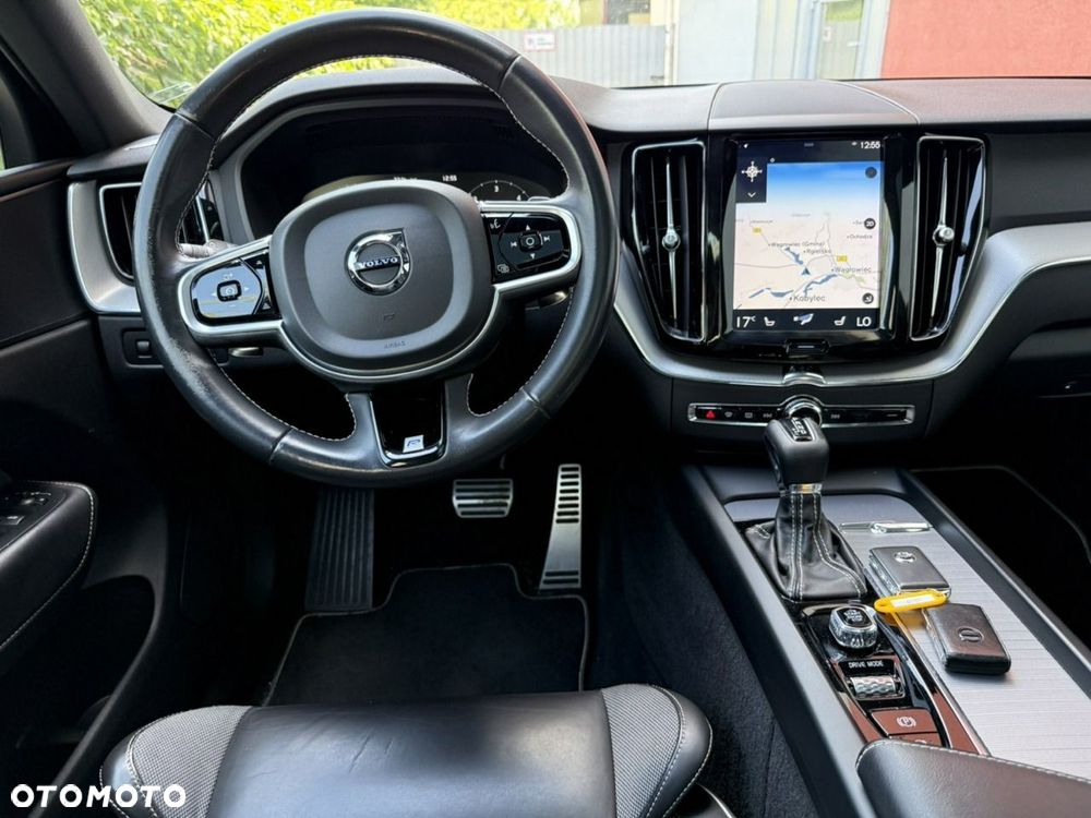Volvo XC 60 D4 R-Design - 17