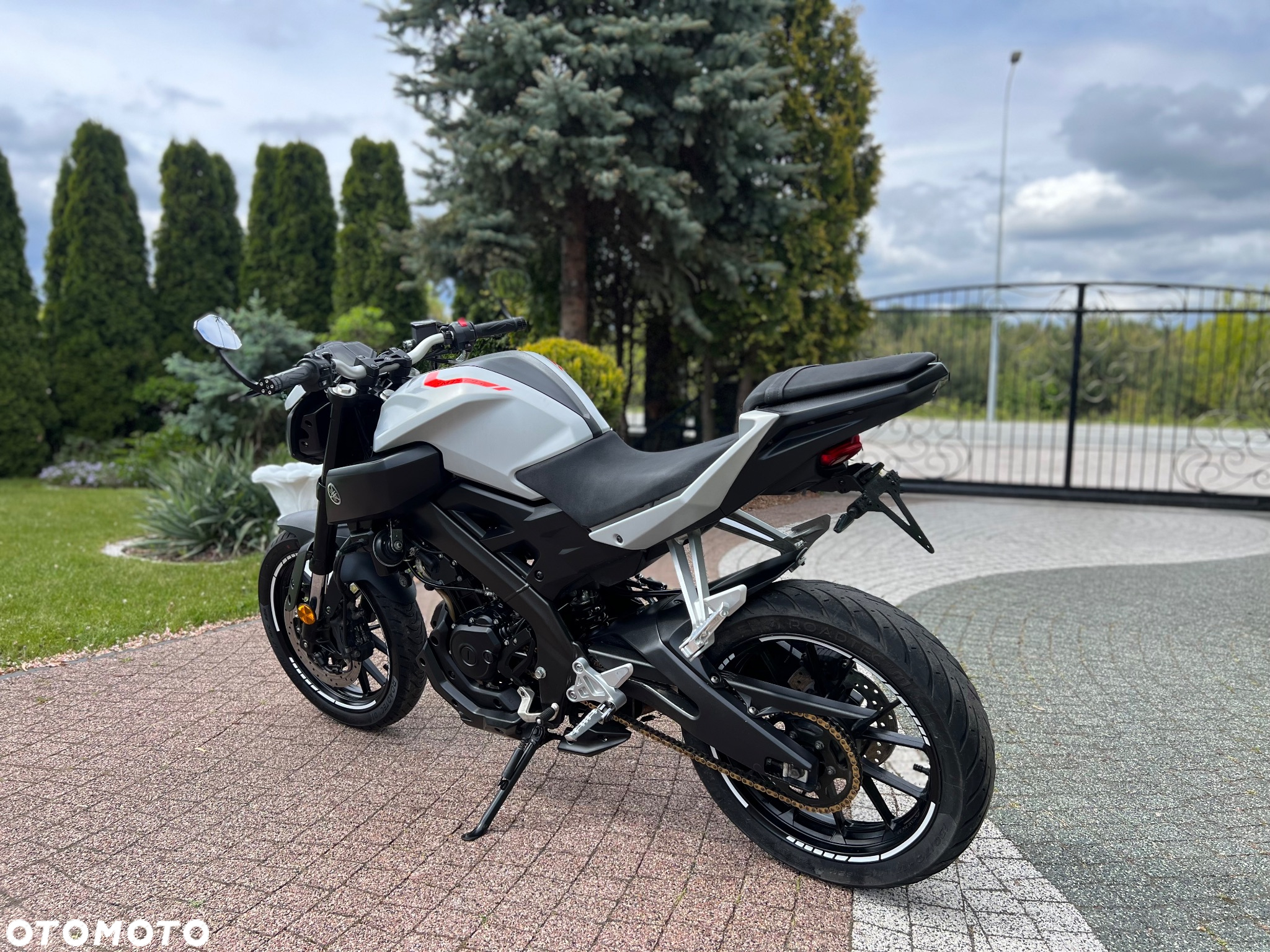 Yamaha MT - 19