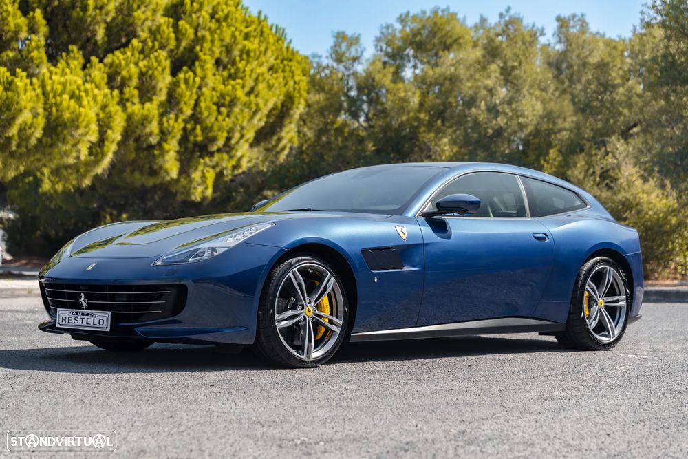 Ferrari GTC4 Lusso - 1