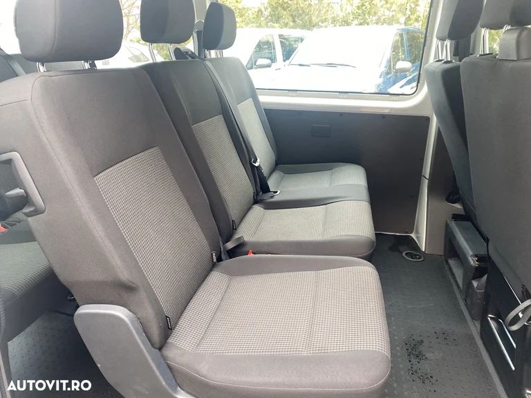 Volkswagen Multivan - 12