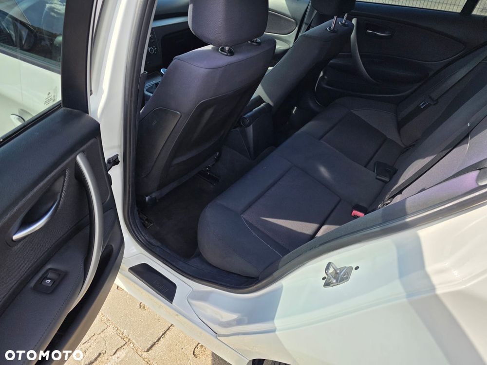 BMW Seria 1 116d Sport Line - 13