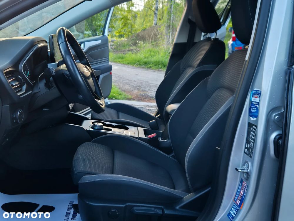 Ford Focus 1.5 EcoBlue Start-Stopp-System TITANIUM DESIGN - 23