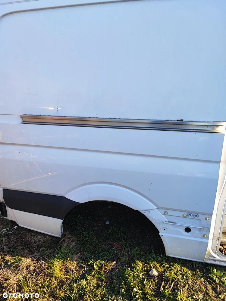 Bok tył prawy próg Sprinter 906 średni L2H2 - 2