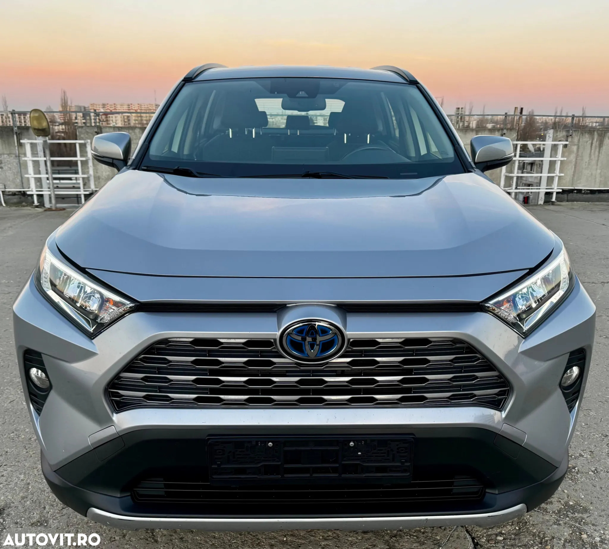 Toyota RAV4 2.5 Hybrid VVT-iE 4x2 Dynamic - 2