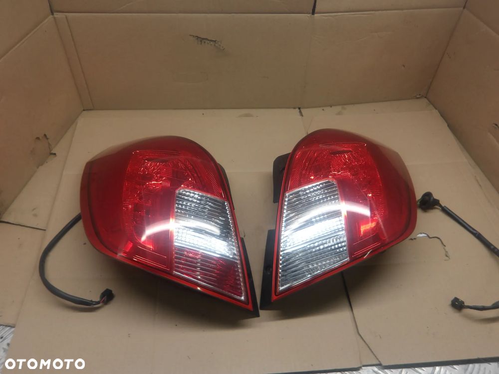 OPEL ANTARA 2.2D 06-10 LAMPA PRAWA LEWA TYŁ TYLNA 7936U 7937U - 1