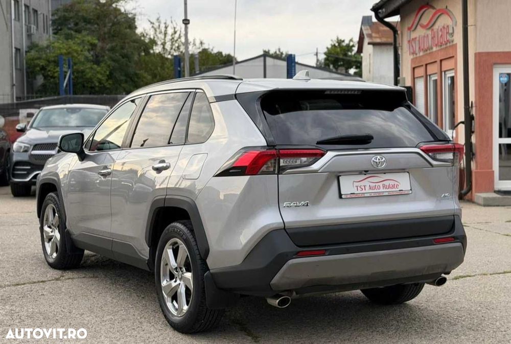 Toyota RAV4 - 7