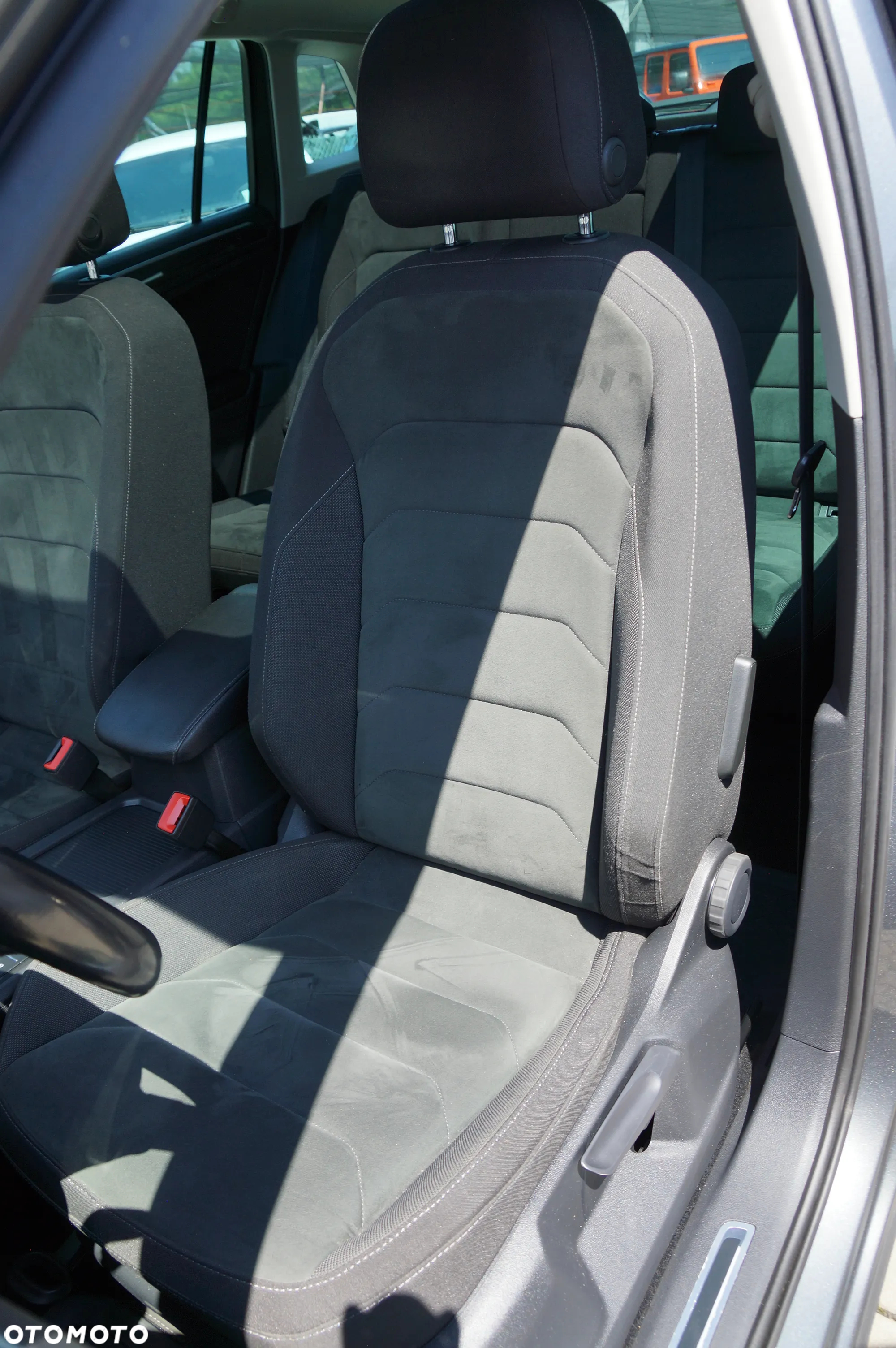 Volkswagen Tiguan 2.0 TDI SCR 4MOTION DSG Highline - 25