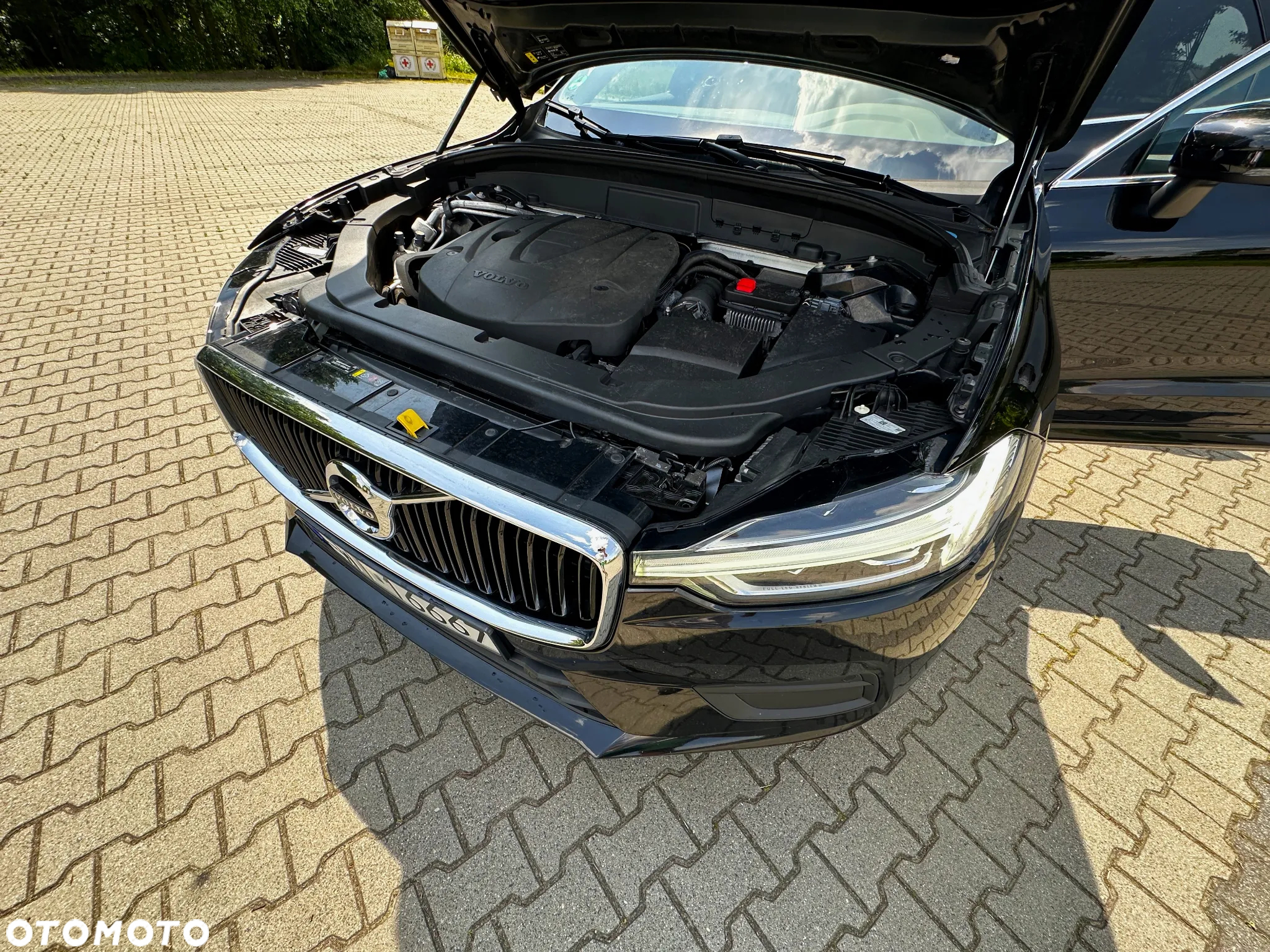 Volvo XC 60 D4 Momentum Pro - 35