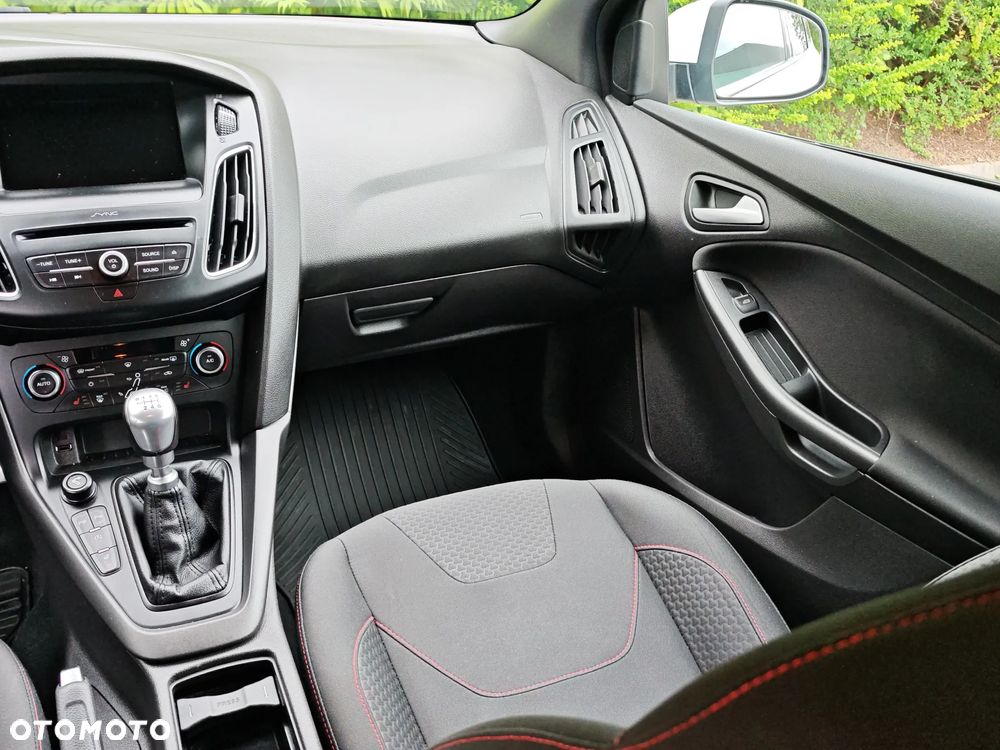 Ford Focus 1.5 EcoBoost STart-Stopp-System ST-LINE - 15