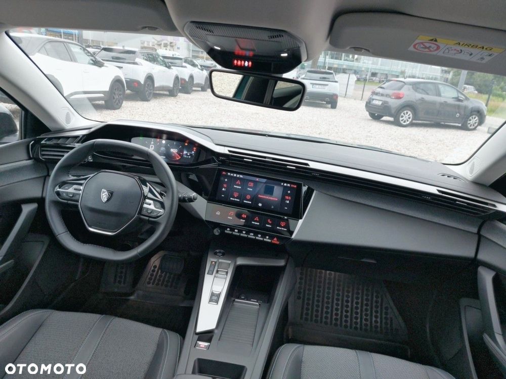 Peugeot 308 - 8