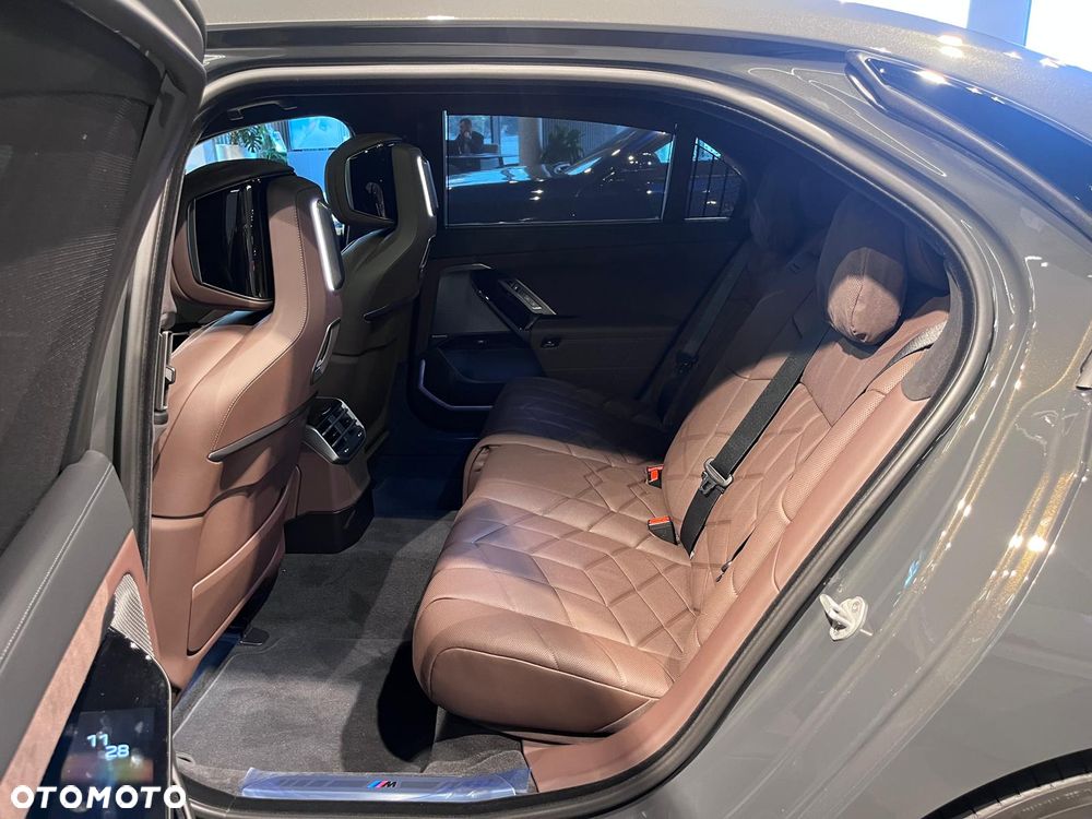 BMW Seria 7 740 xDrive mHEV sport - 23