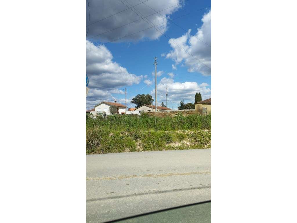 Terreno urbanizável em Aguada de Cima - Grande imagem: 2/2
