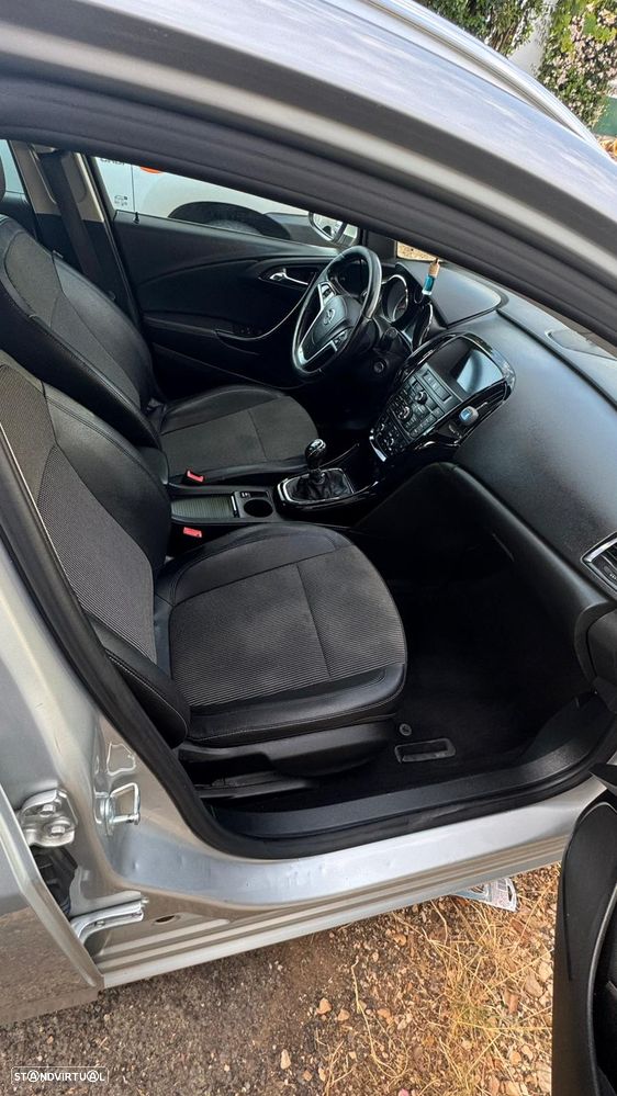 Opel Astra Sports Tourer - 9