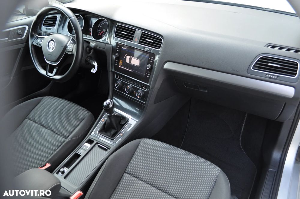 Volkswagen Golf 1.6 TDI SCR Trendline - 22