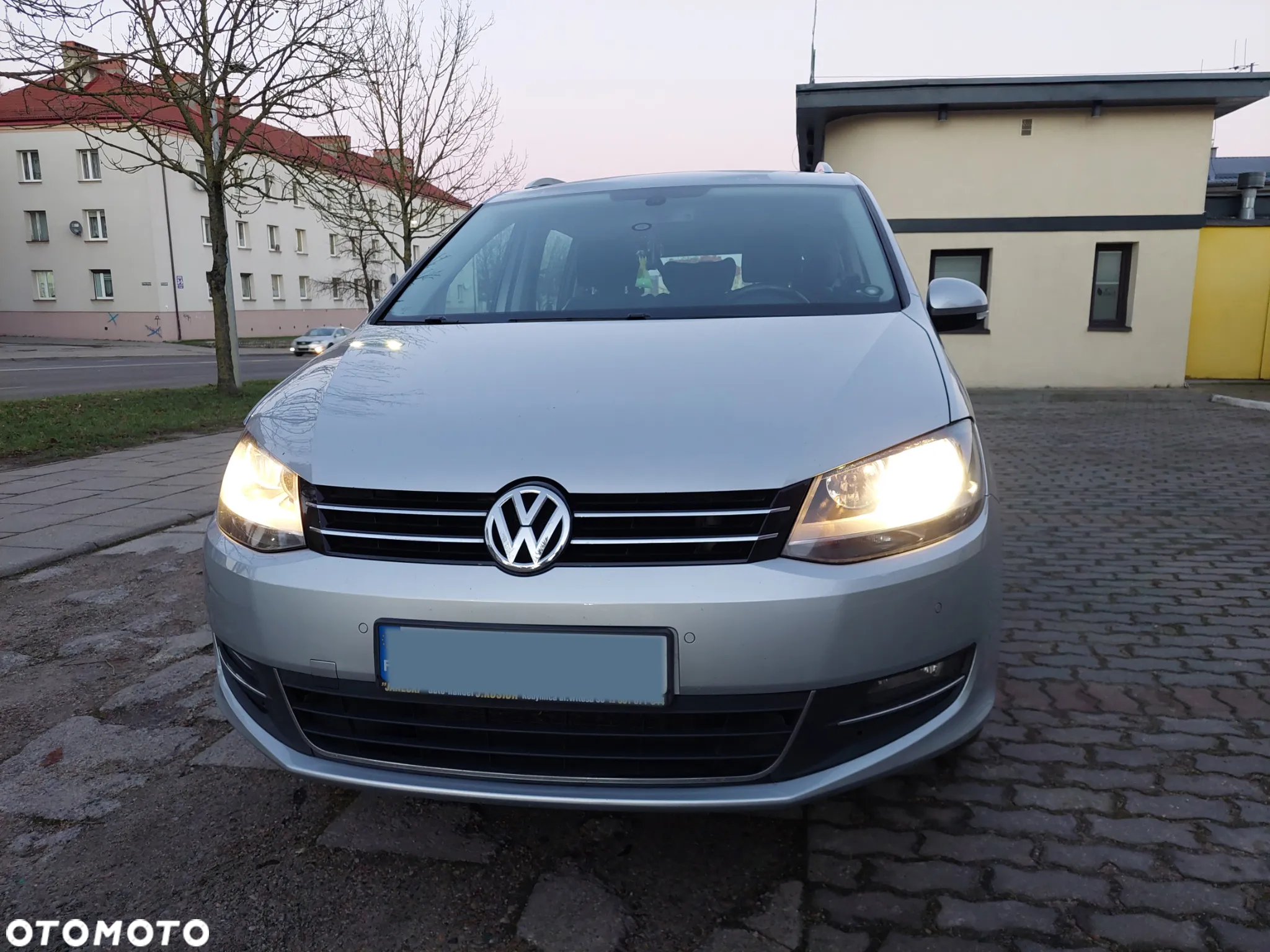 Volkswagen Sharan 2.0 TDI Blue Motion Highline - 17