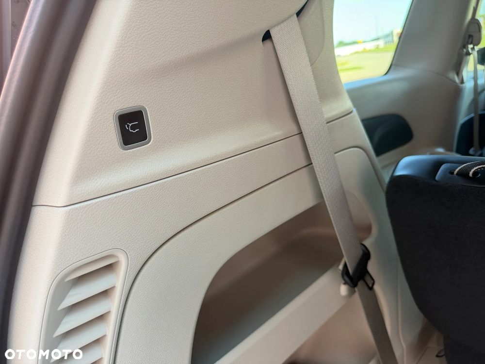 Chrysler Pacifica - 28