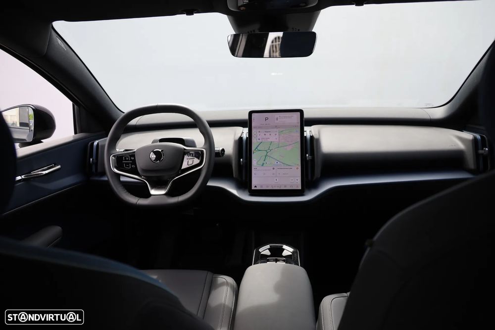 Volvo EX30 Single Motor Extended Range RWD Plus - 17