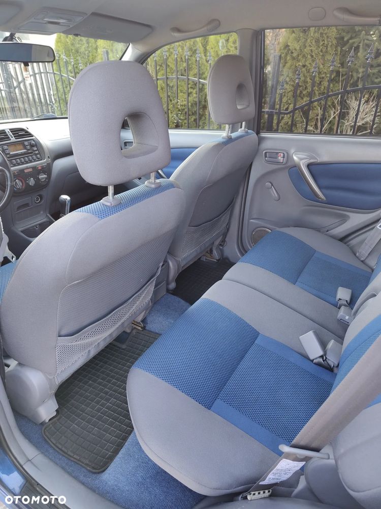 Toyota RAV4 1.8 VVT-i Terra 2WD - 12