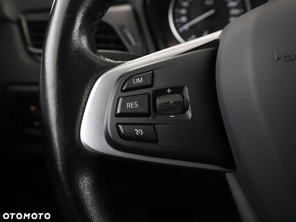 BMW Seria 2 218d - 30