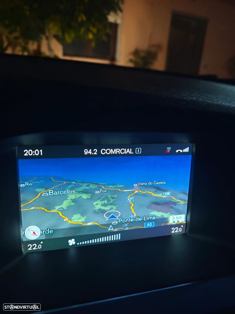 Volvo V60 2.0 D4 R-Design Summum - 4
