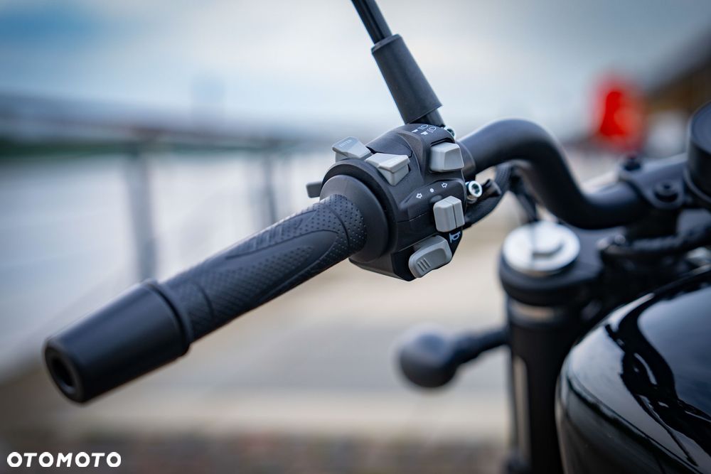 QJMOTOR SRV 125V - 2