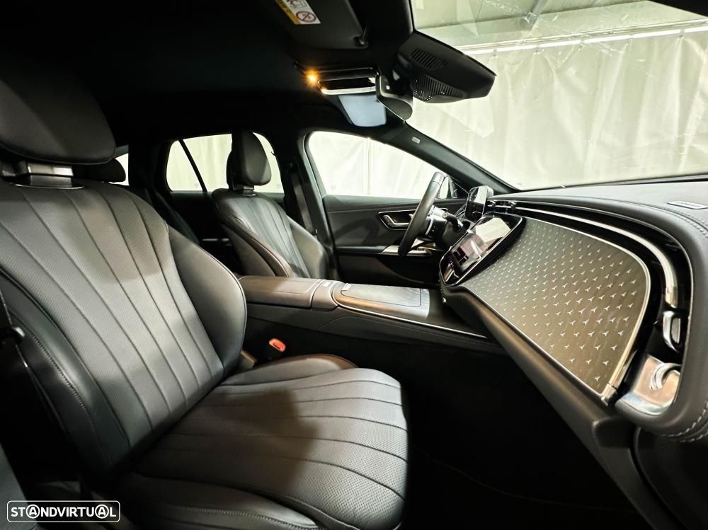 Mercedes-Benz E 300 de 4Matic 9G-TRONIC AMG Line - 32