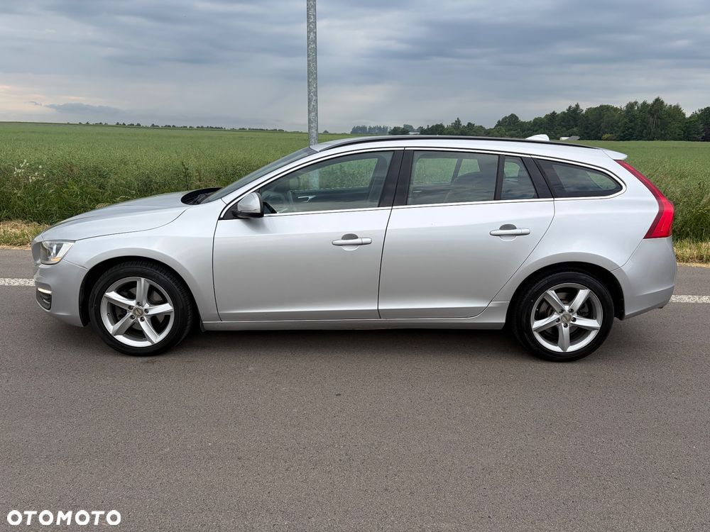 Volvo V60 D2 Momentum - 6