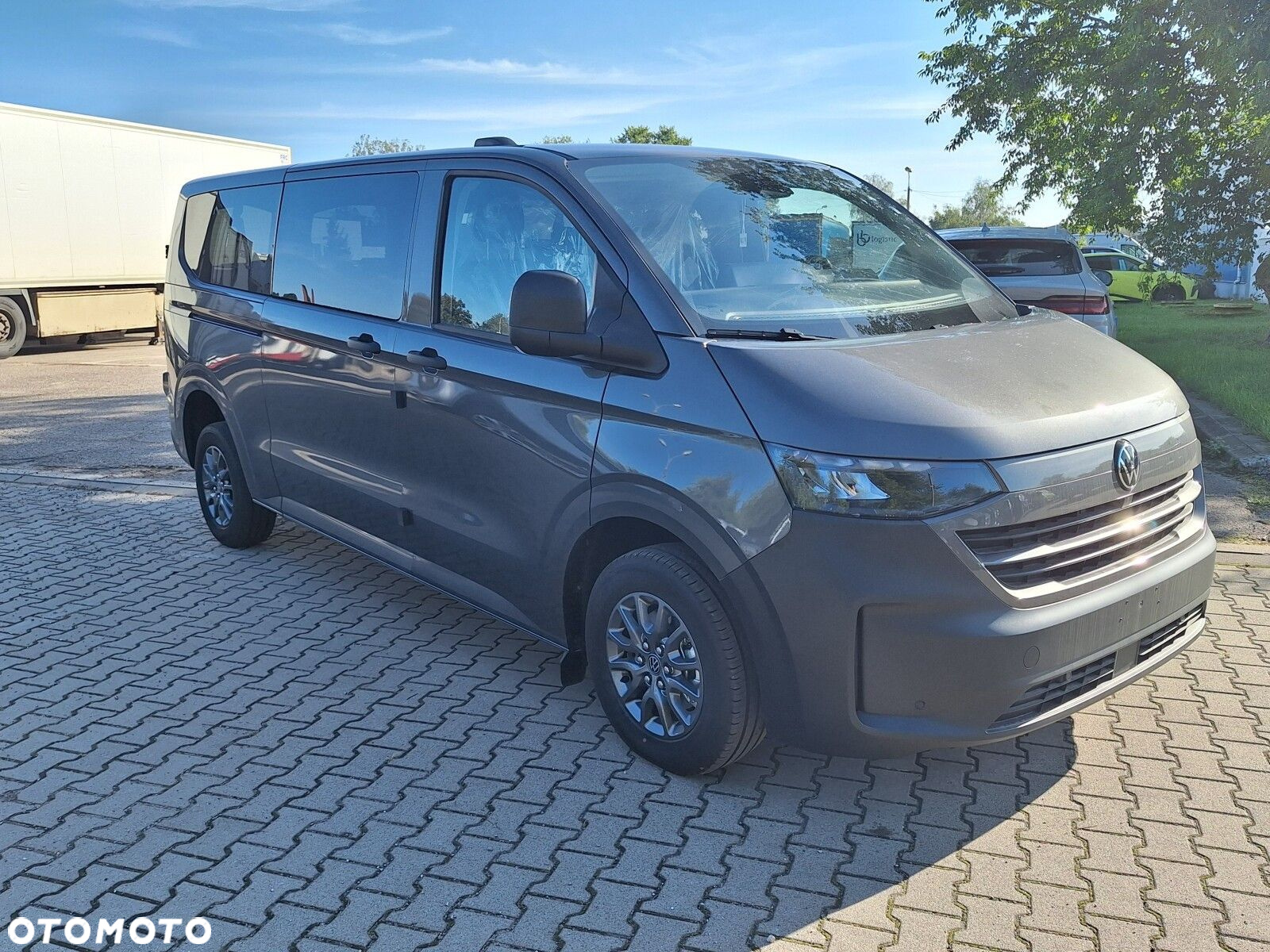 Volkswagen Caravelle - 12