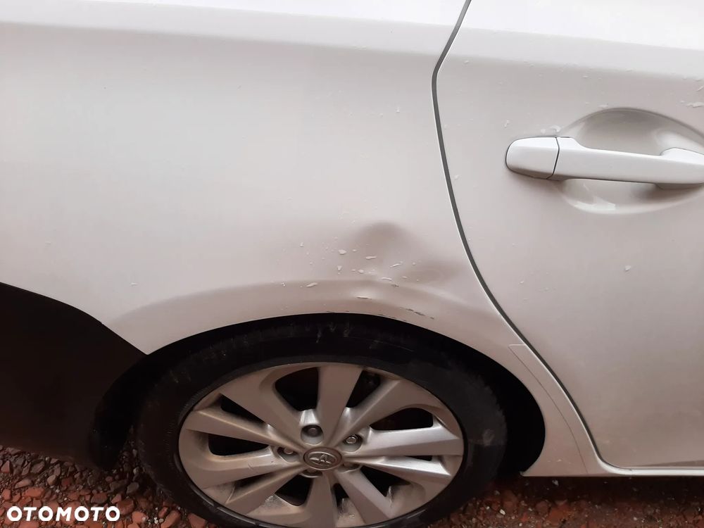 Toyota Auris 1.8 HSD Luna - 4