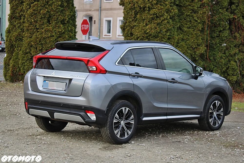 Mitsubishi Eclipse Cross - 11
