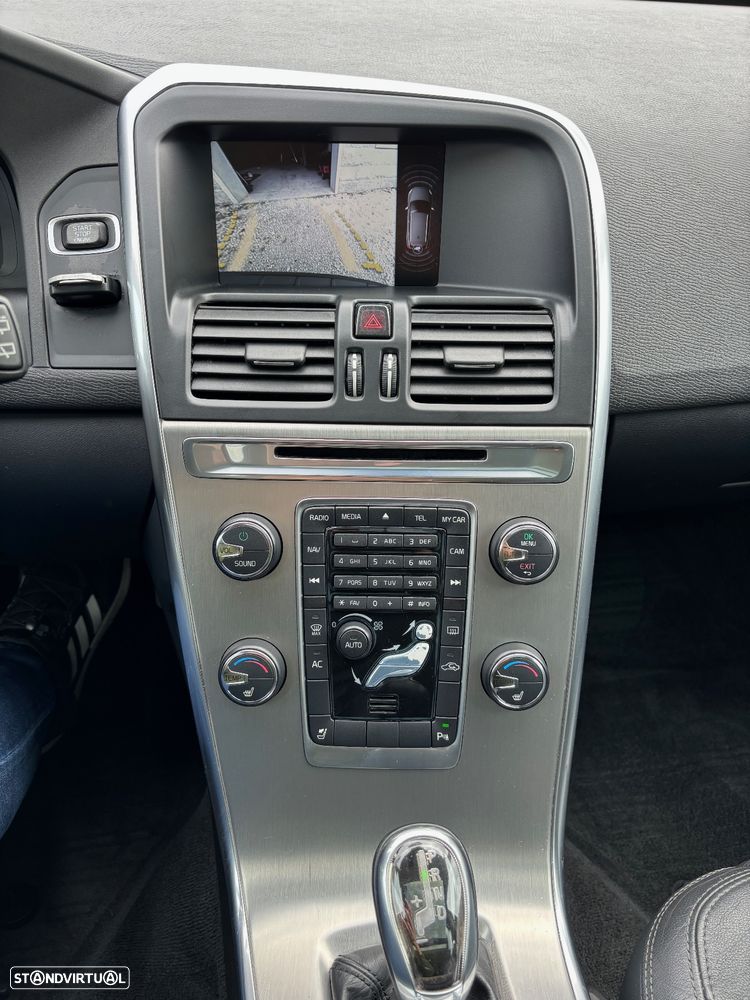 Volvo XC 60 2.0 D4 Summum Geartronic - 17