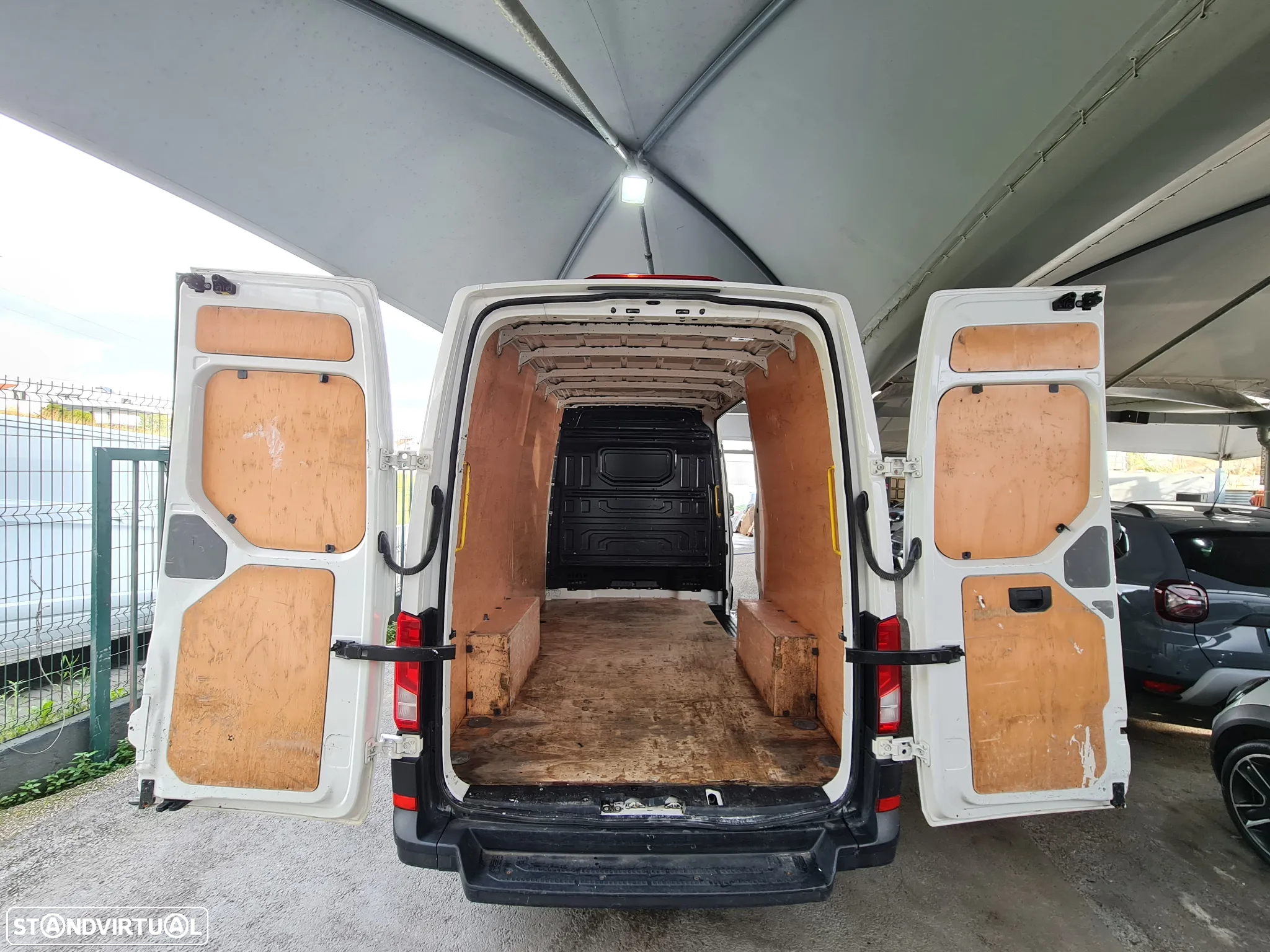 VW Crafter 2.0 TDI L3H2  c/Iva DEDUTÍVEL - 12