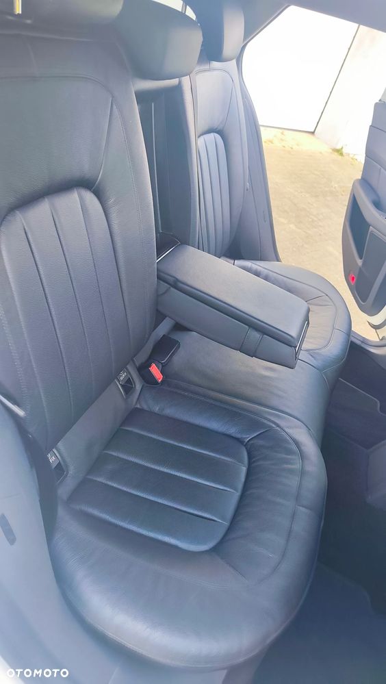 Mercedes-Benz CLS 350 CDI 4-Matic BlueEff - 37