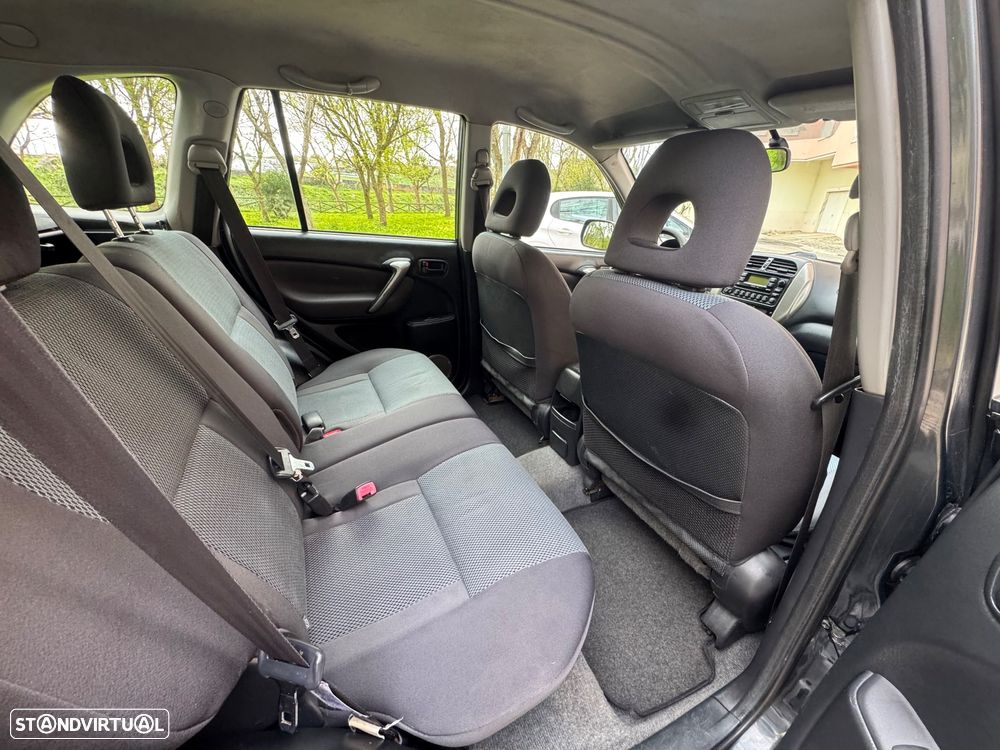 Toyota RAV4 1.8 VVT-i - 10