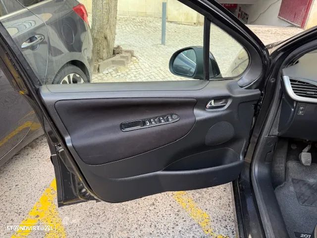 Peugeot 207 SW 1.4 Trendy - 20
