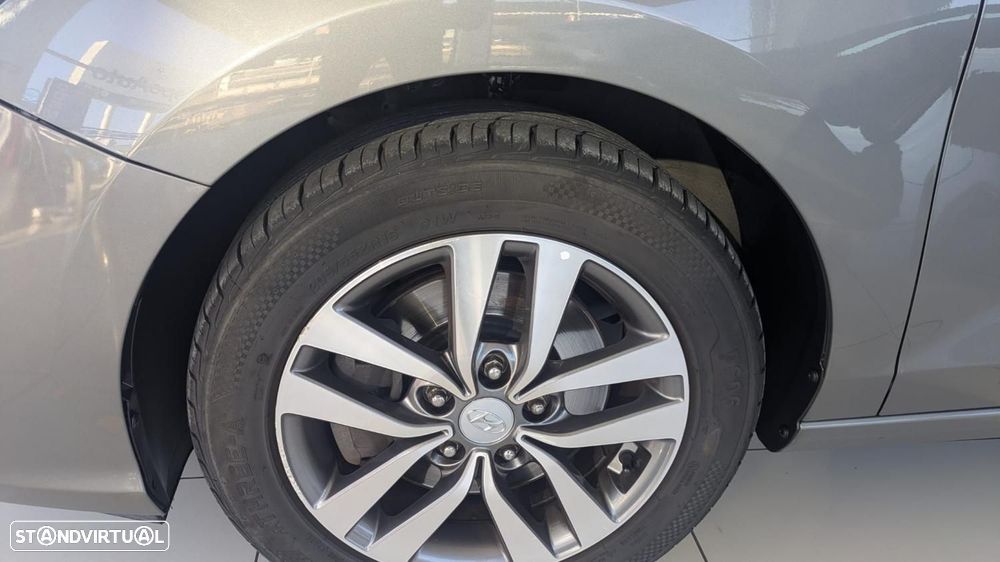 Hyundai i30 1.6 CRDi STyle+Navi - 7