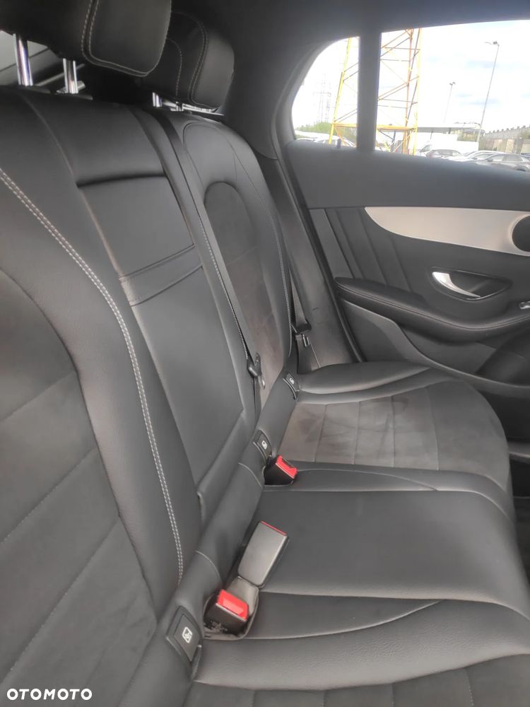 Mercedes-Benz GLC 220 d 4Matic 9G-TRONIC AMG Line - 27