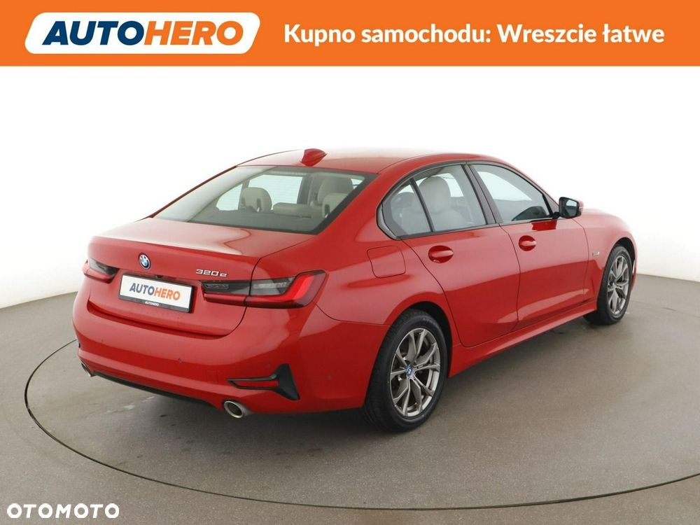 BMW Seria 3 320e PHEV M Sport - 9