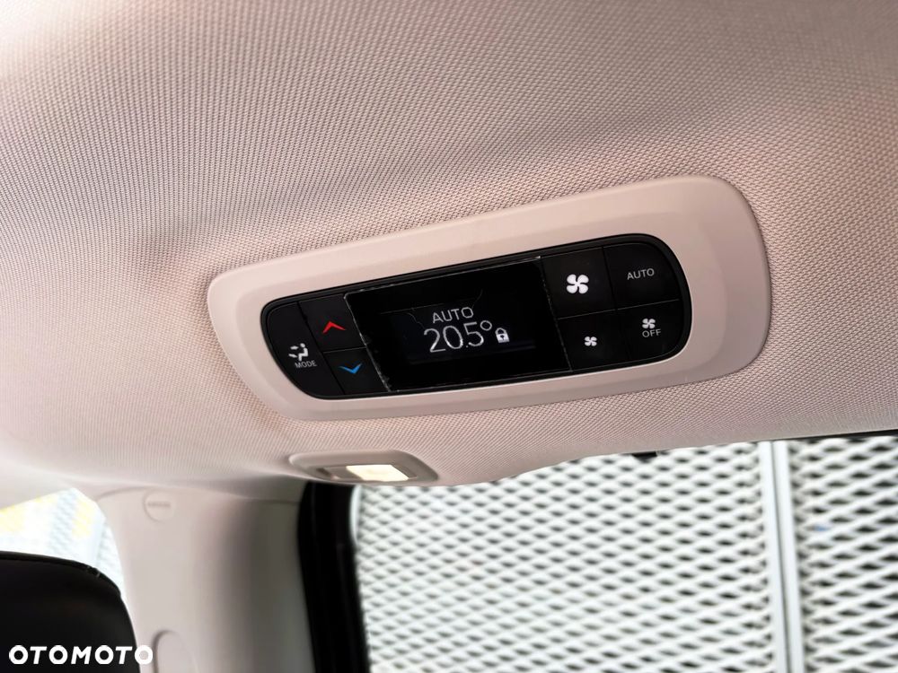 Chrysler Pacifica - 38