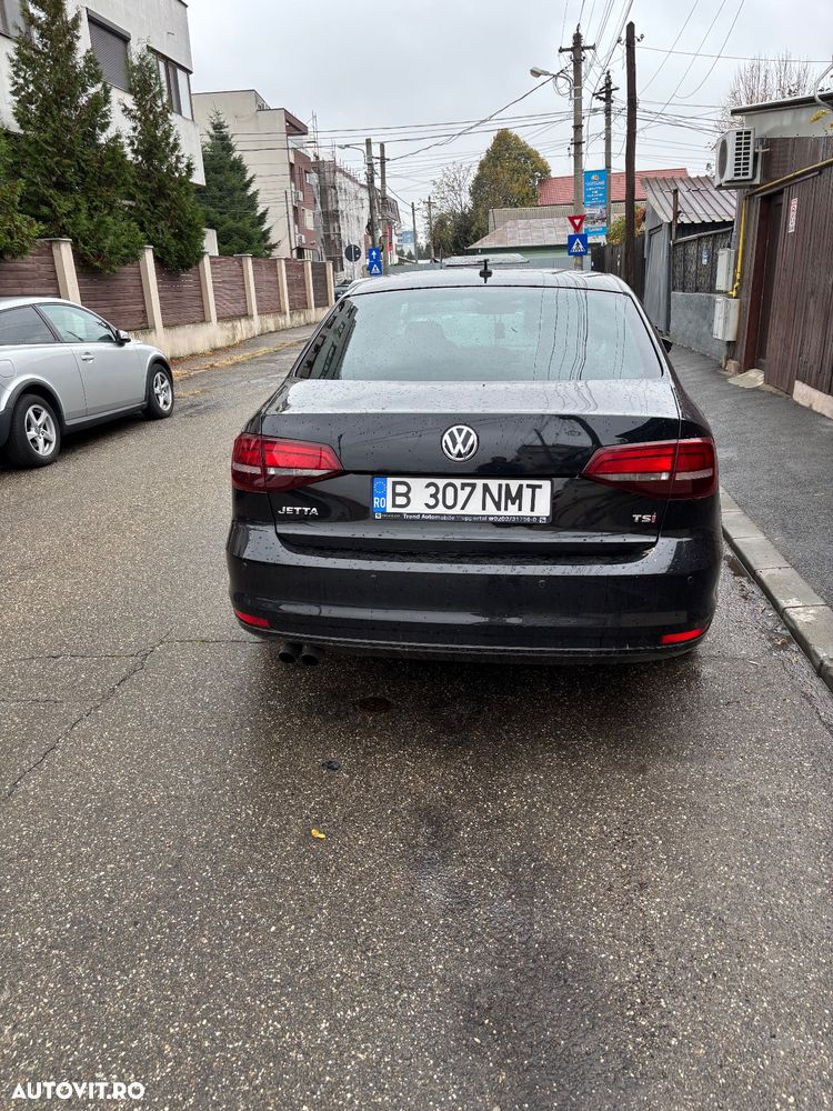 Volkswagen Jetta - 4