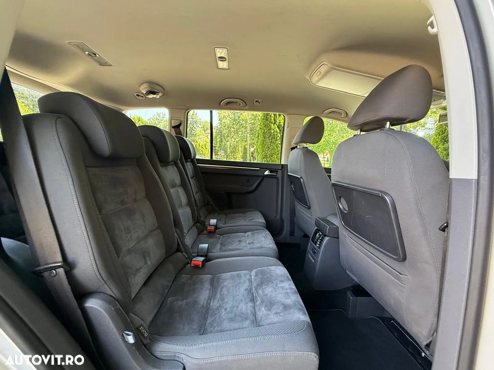 Volkswagen Touran 2.0 TDI DPF DSG Highline - 13