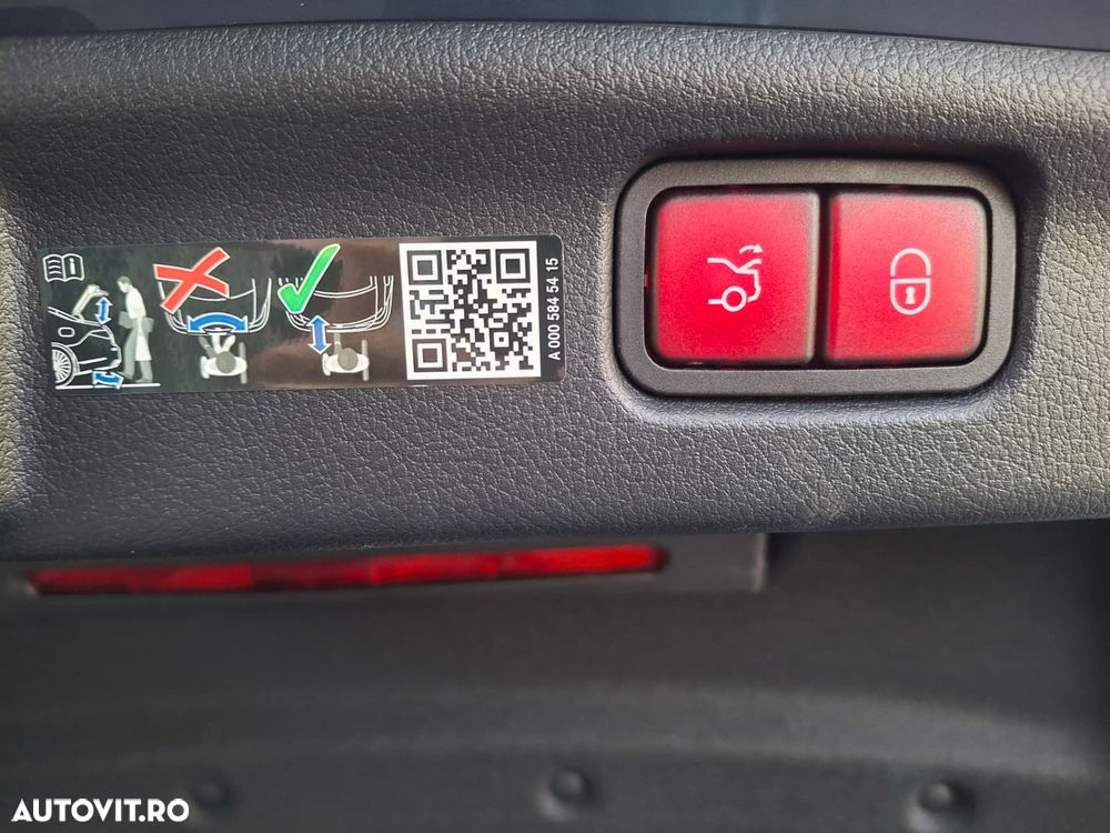 Mercedes-Benz C 400 e 4MATIC 9G-TRONIC - 25