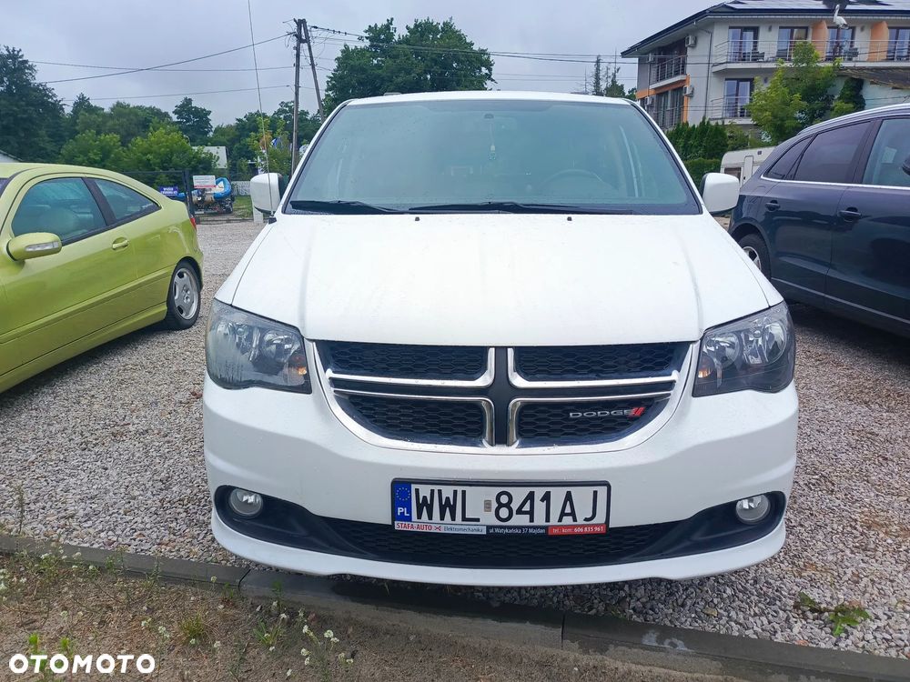 Dodge Grand Caravan - 11