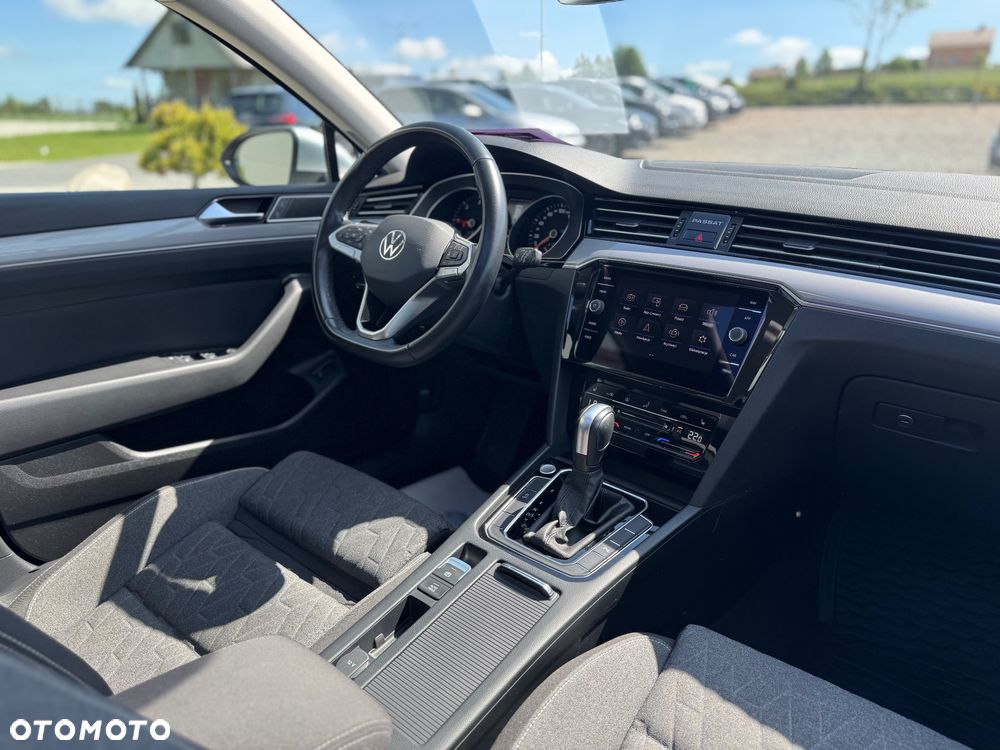 Volkswagen Passat - 19