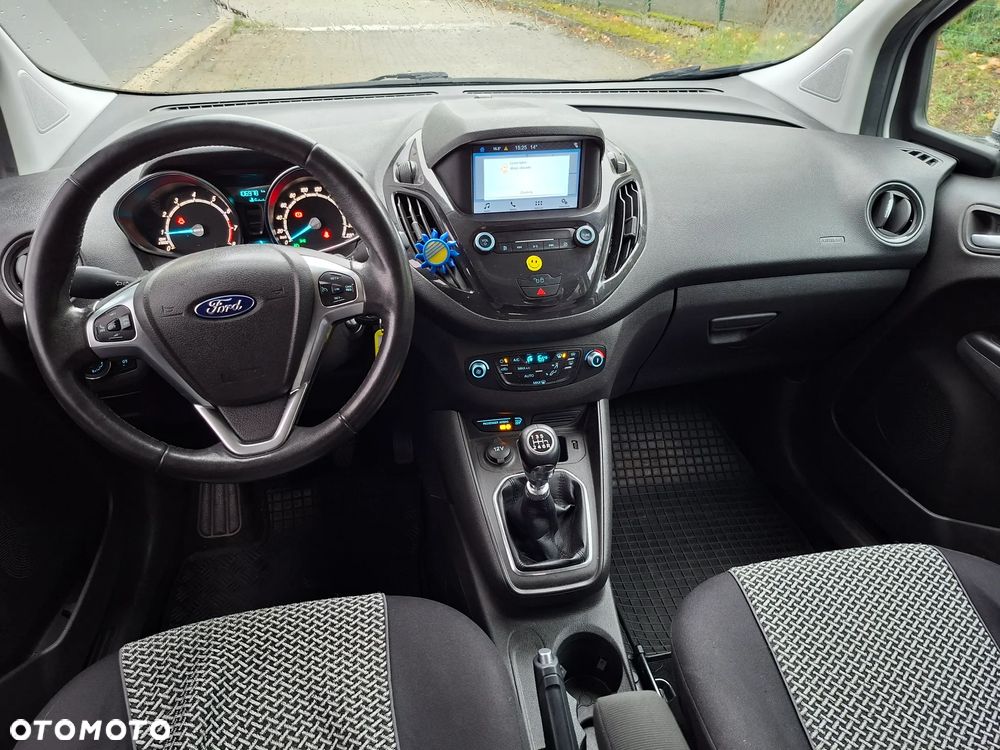 Ford Tourneo Courier - 10