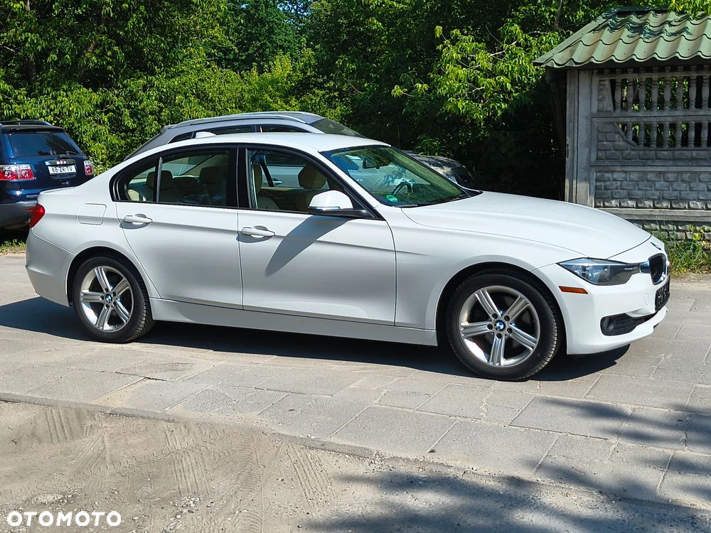 BMW Seria 3 320i Sport-Aut Luxury Line - 22