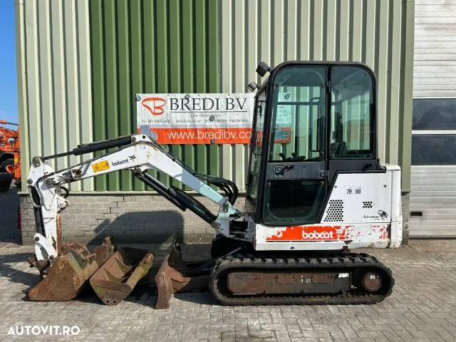 Bobcat 325 - 2