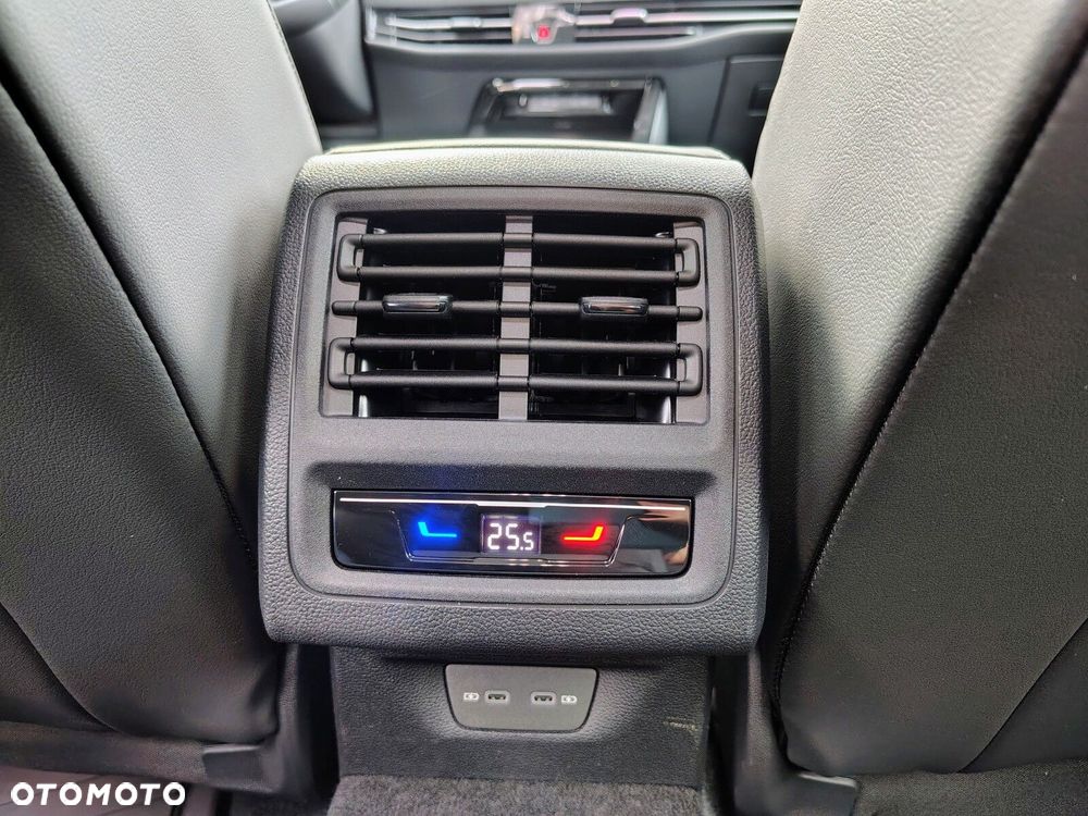 Volkswagen Golf Variant - 28
